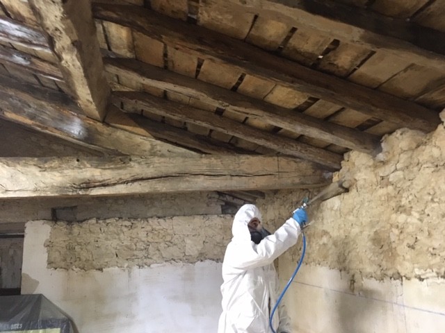 Traitement des bois par gel ou traitement des bois par liquide